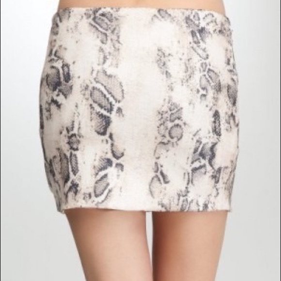 🎉🎉HP🎉🎉🤎BEBE sequin snake print skirt NWT size M🤎 - Picture 1 of 10